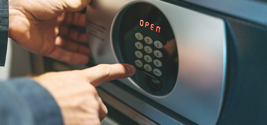 Cash Safe Openers in California City, California